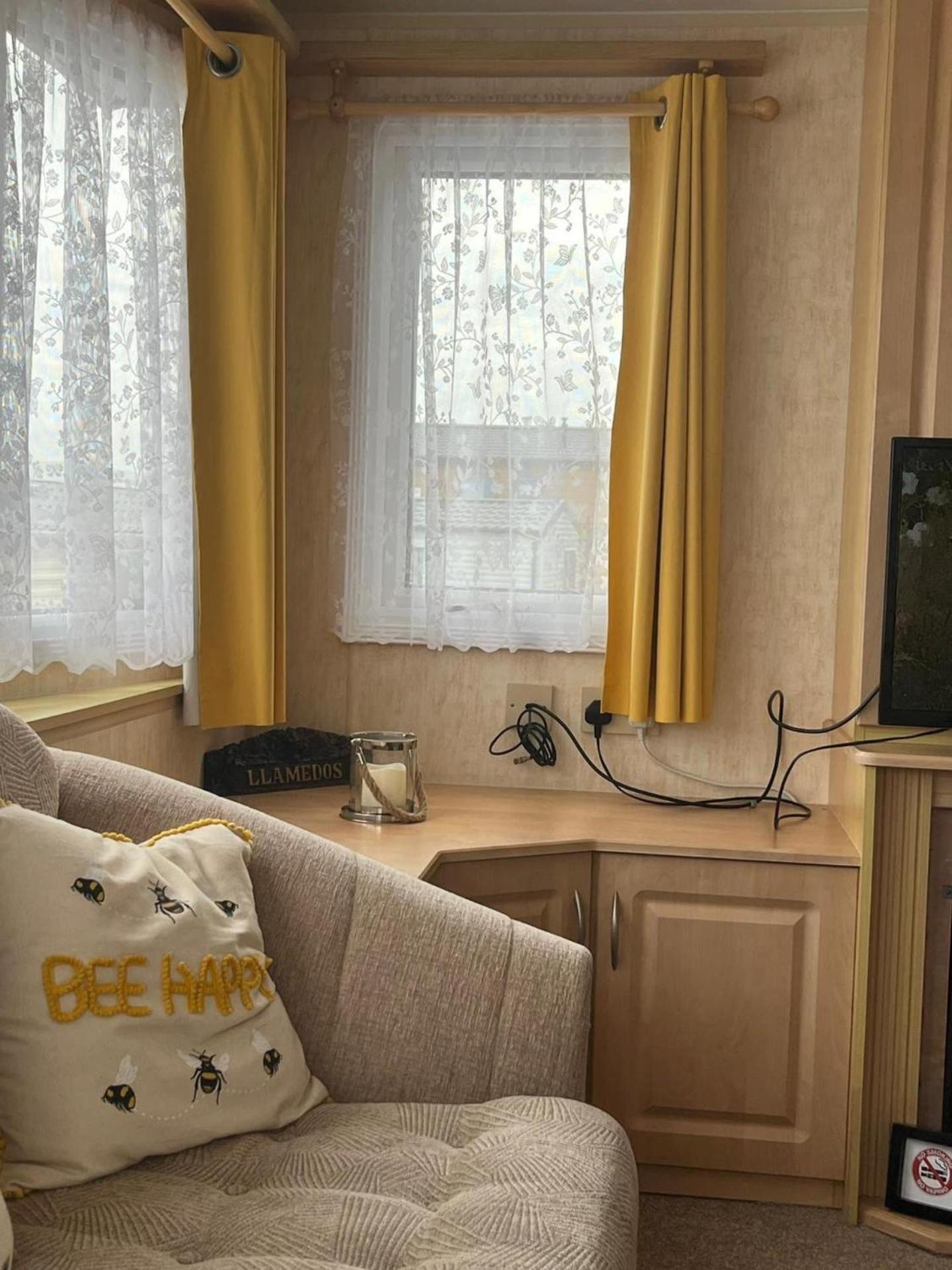 Pet Friendly 2 Bedroom Caravan Clarach Bay アベリストウィス エクステリア 写真